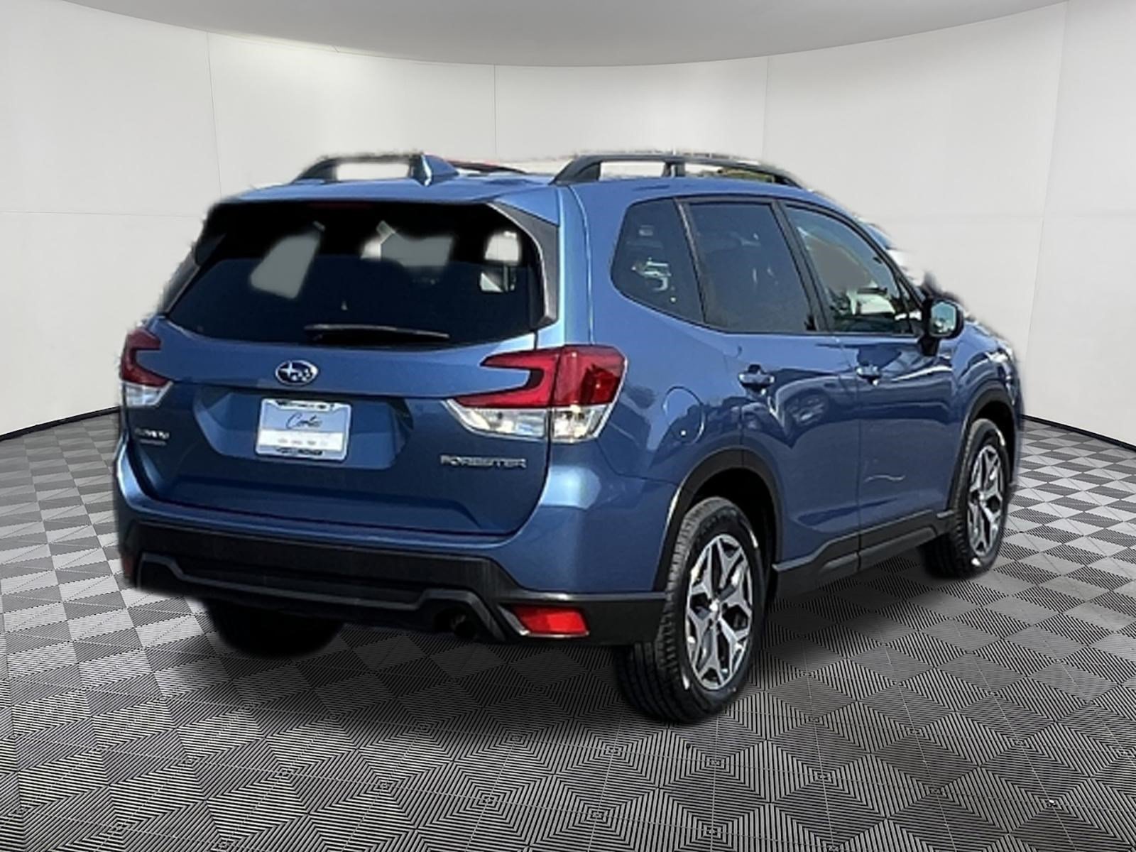 Used 2019 Subaru Forester Premium w/ All-Weather Package AWD/4WD image 6