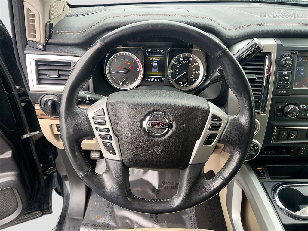 Used 2016 Nissan Titan SL image 11