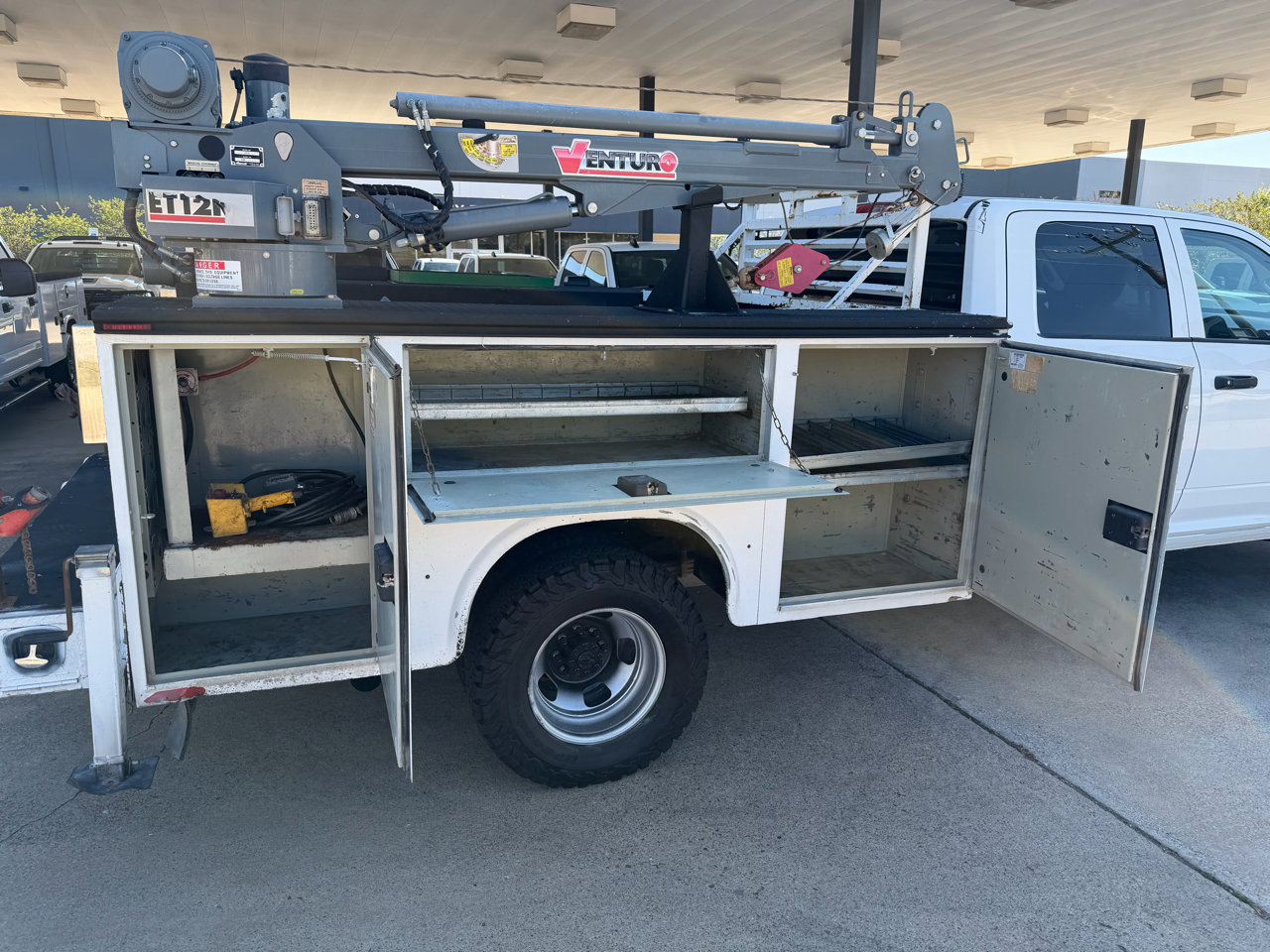 Used 2018 RAM 3500 Tradesman w/ Chrome Appearance Group image 34