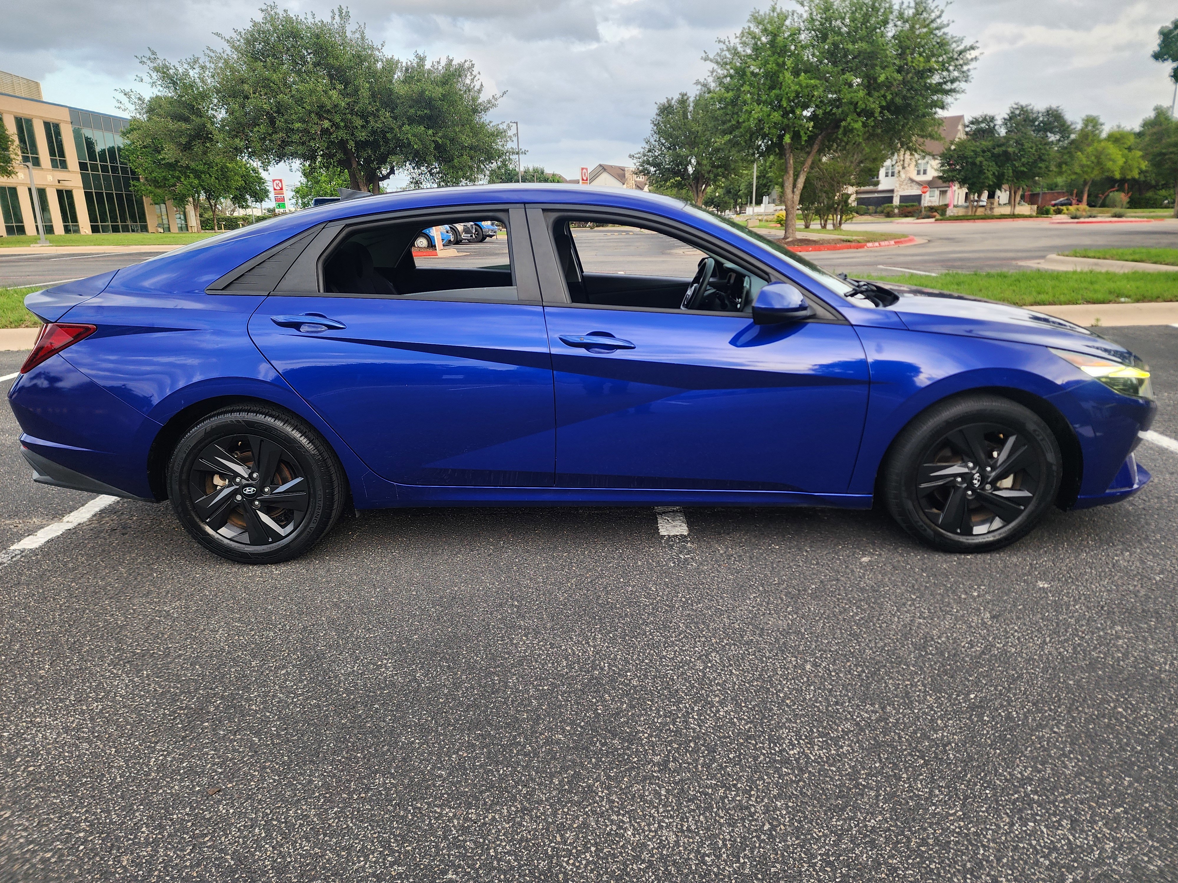 Used 2021 Hyundai Elantra SEL FWD image 8