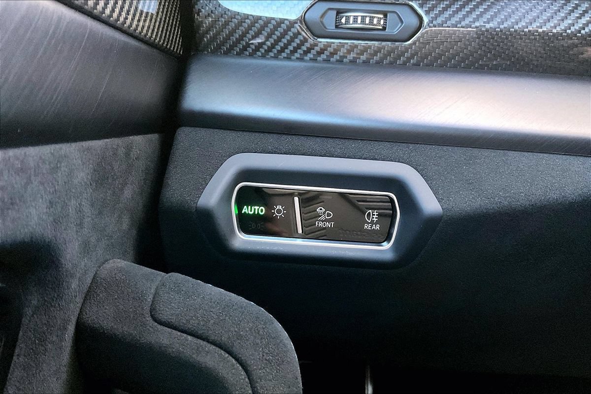Used 2023 Lamborghini Urus Performante AWD/4WD image 30