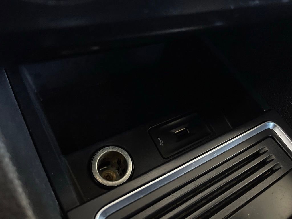 Used 2019 Toyota Camry SE FWD image 33