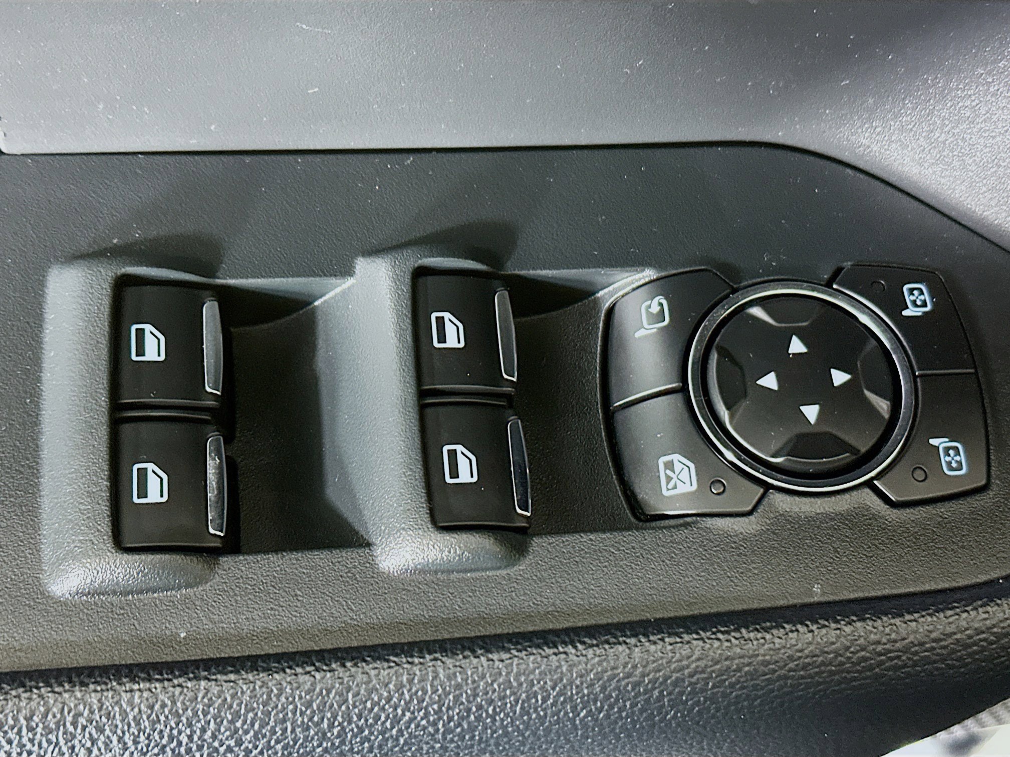 Used 2024 Ford Expedition Max XLT image 14