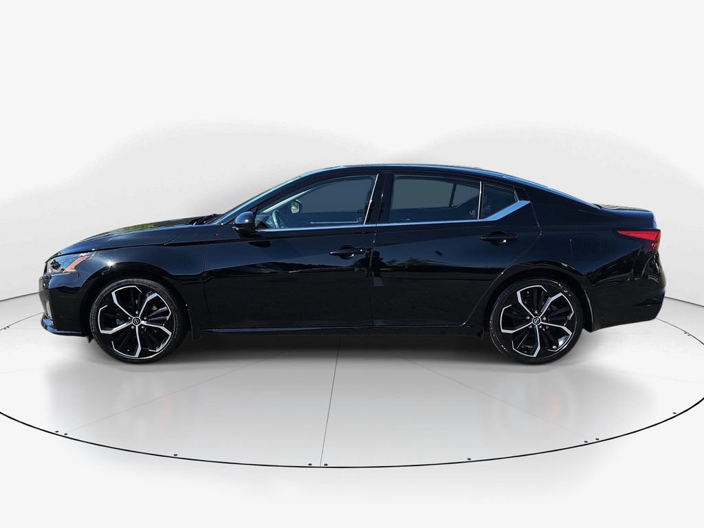Used 2024 Nissan Altima 2.5 SR FWD image 10