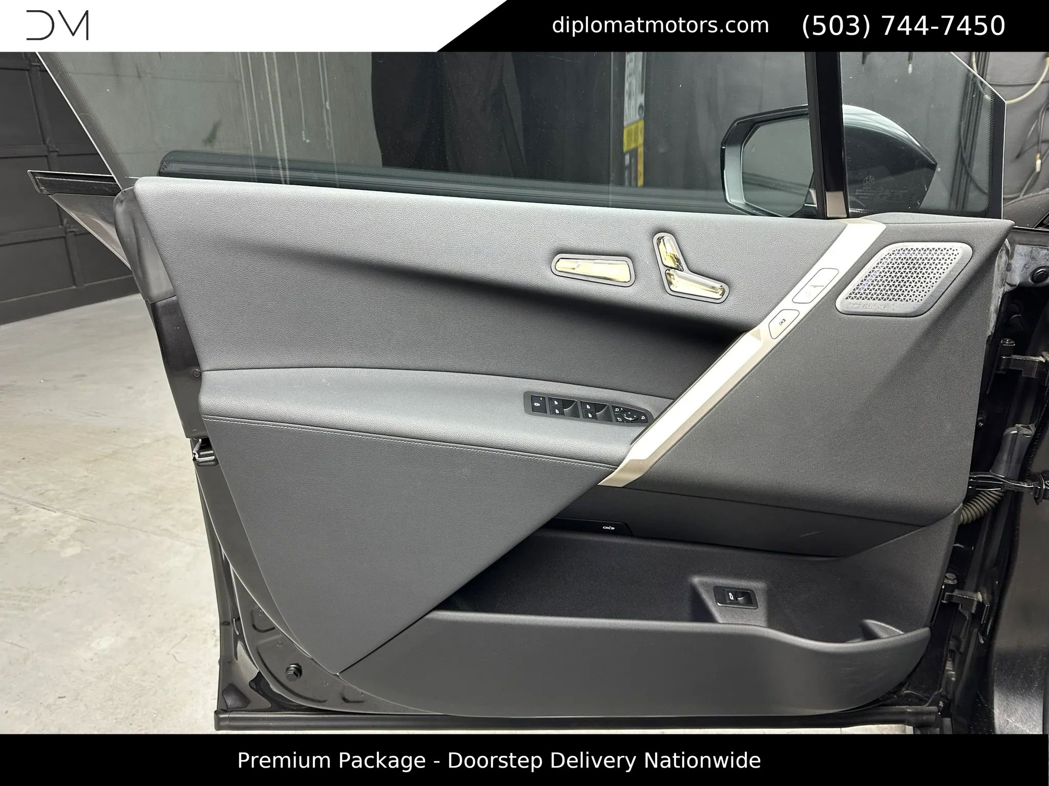 Used 2023 BMW iX xDrive50 w/ Premium Package image 25