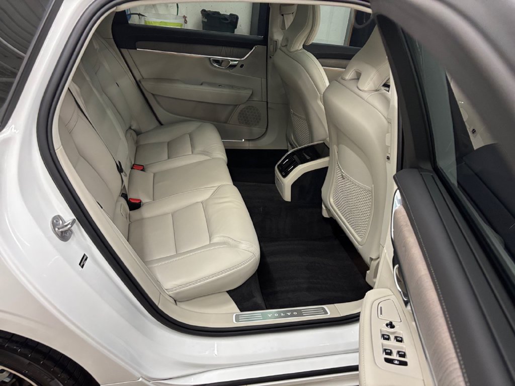Certified 2025 Volvo S90 B6 Ultra AWD/4WD image 17
