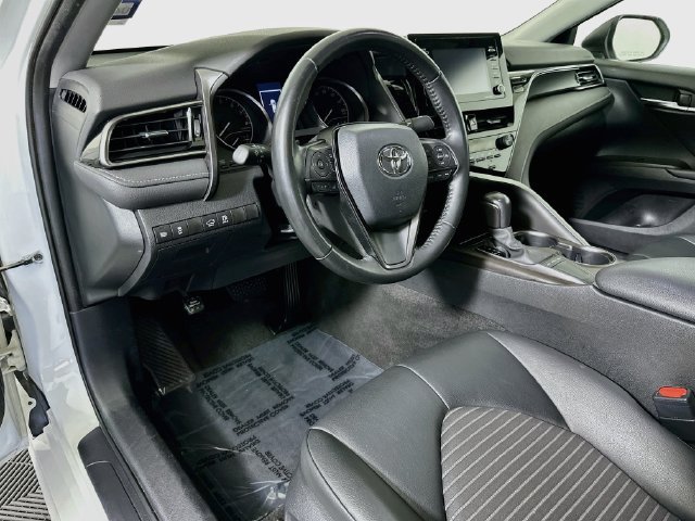 Used 2023 Toyota Camry SE FWD image 10