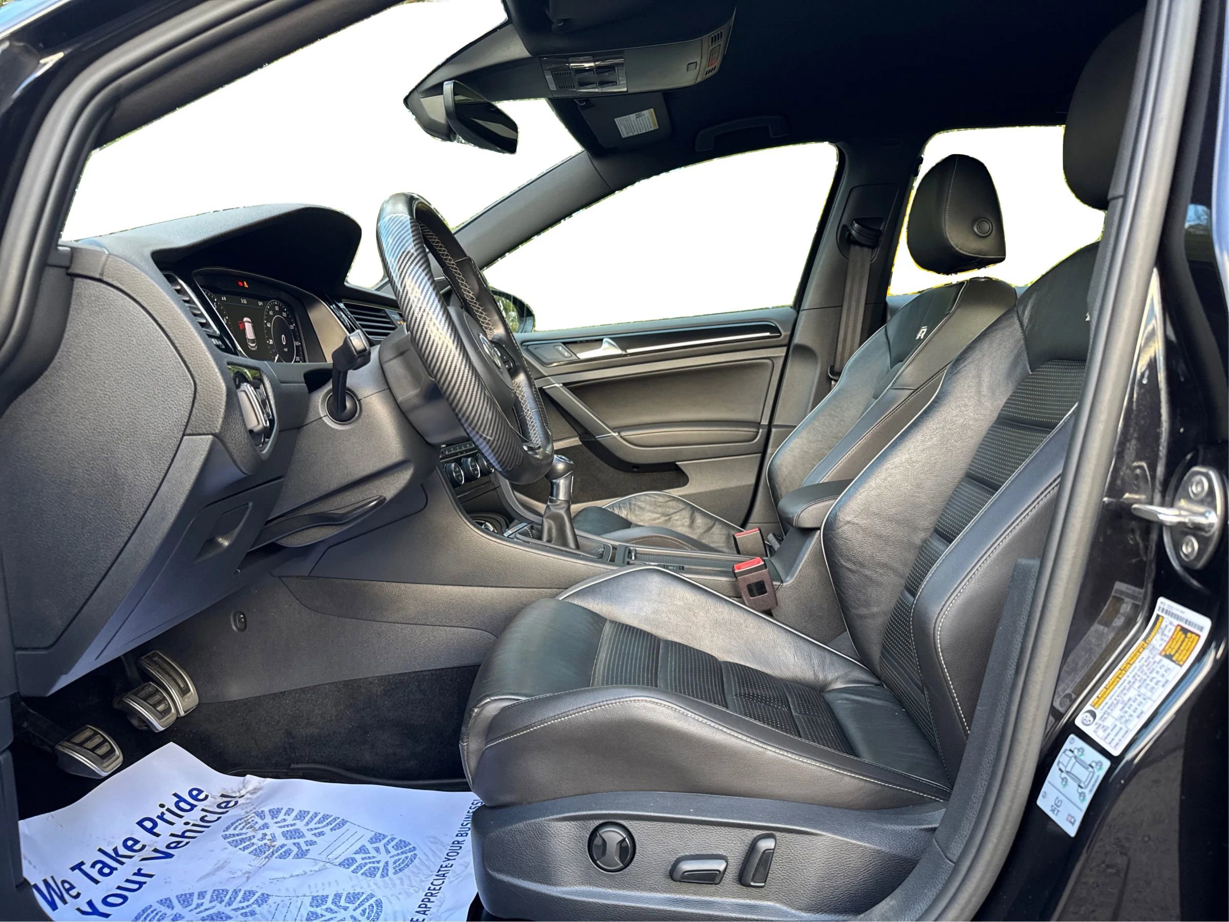 Used 2018 Volkswagen Golf R 4-Door image 11