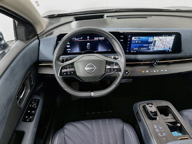 Used 2024 Nissan Ariya AWD image 11