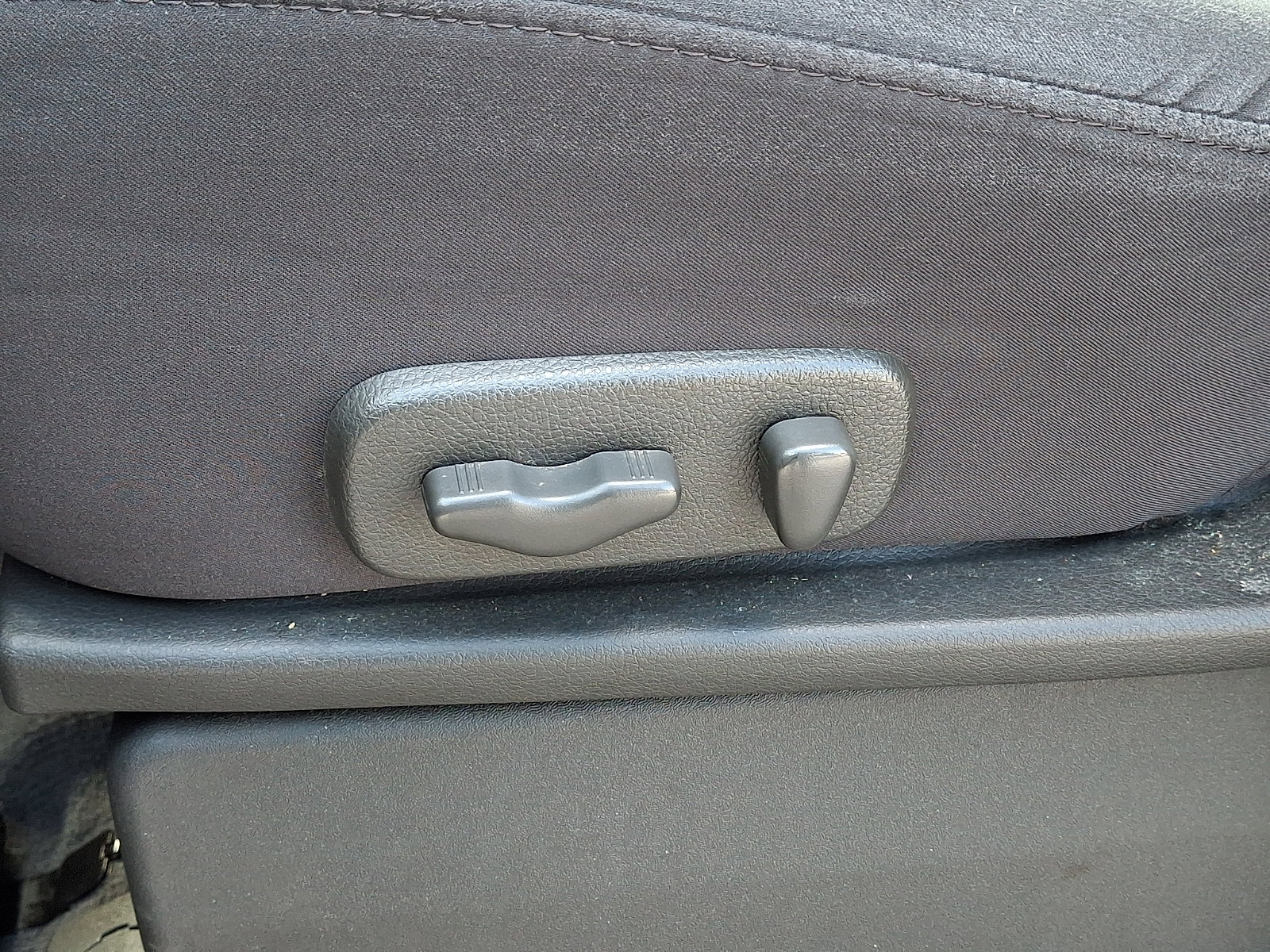 Used 2006 Nissan Titan SE image 25