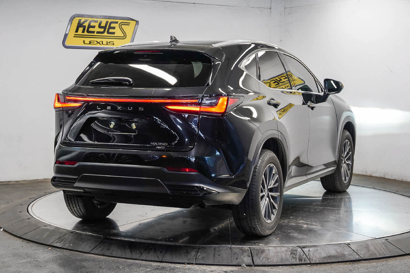 Used 2025 Lexus NX 350 AWD w/ Cold Area Package image 4