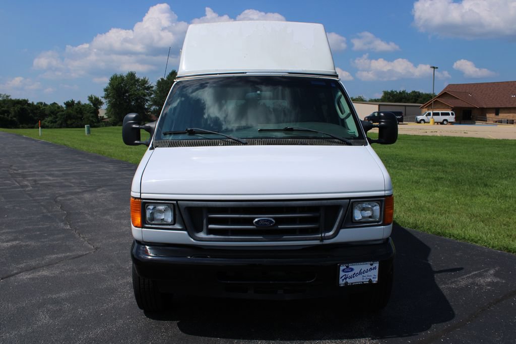 Used 2007 Ford E-250 and Econoline 250 RWD image 2