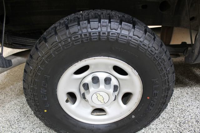 Used 2006 Chevrolet Silverado 2500 W/T w/ Heavy-Duty Power Package image 25