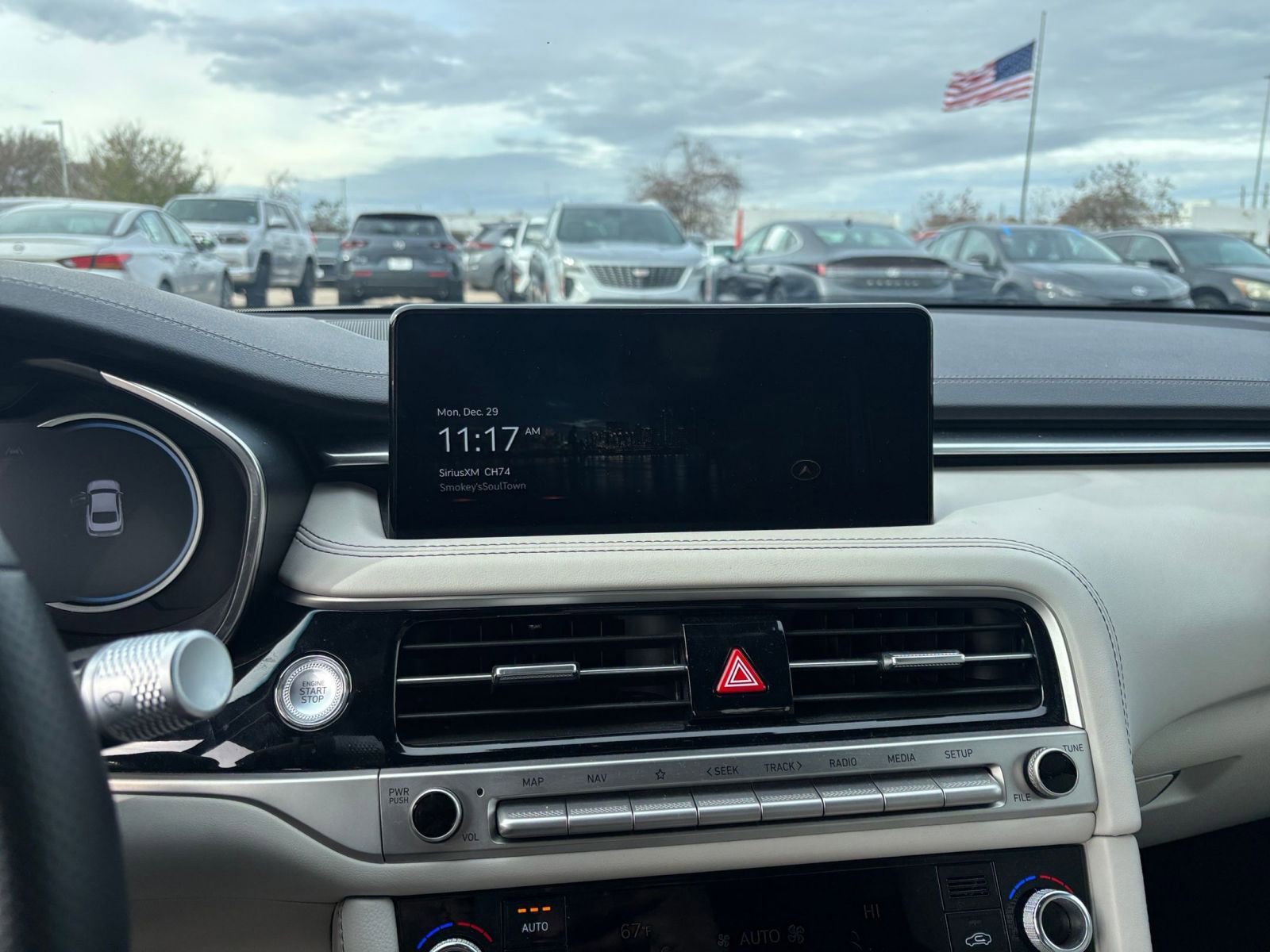 Used 2025 Genesis G70 2.5T image 21