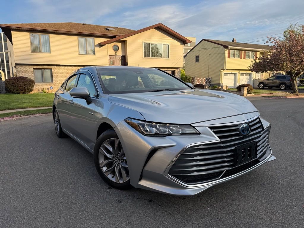 Used 2020 Toyota Avalon XLE FWD image 1