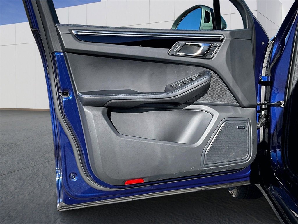 Used 2024 Porsche Macan Turbo image 19