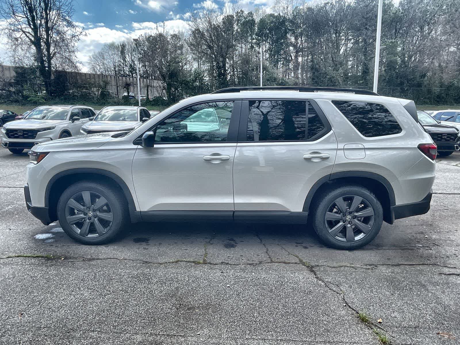 New 2026 Honda Pilot Sport image 2