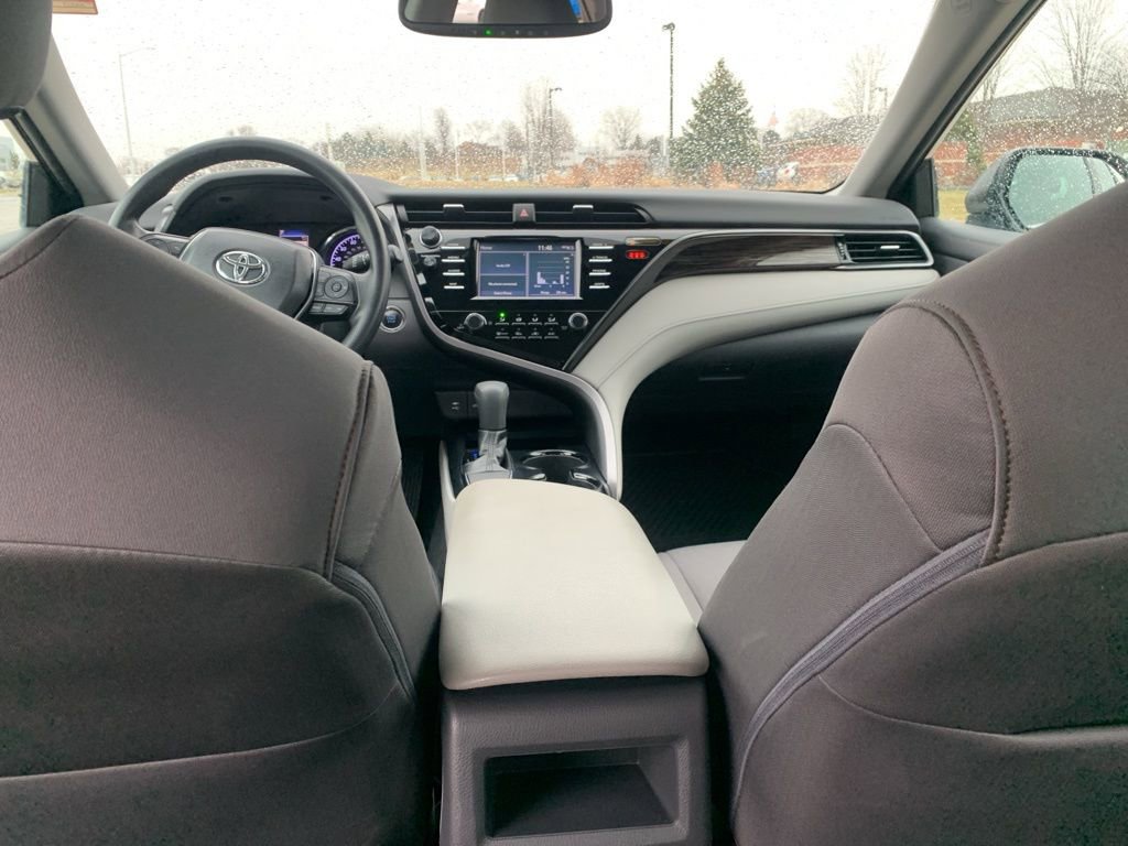 Used 2019 Toyota Camry L image 14