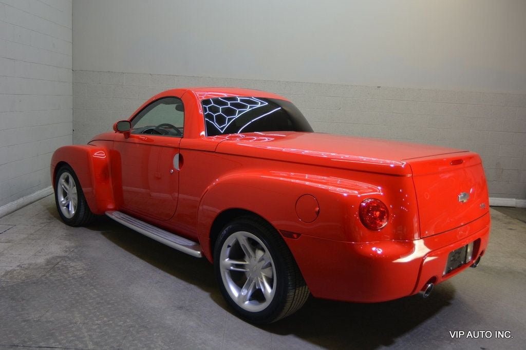 Used 2003 Chevrolet SSR w/ Preferred Equipment Group RWD image 16