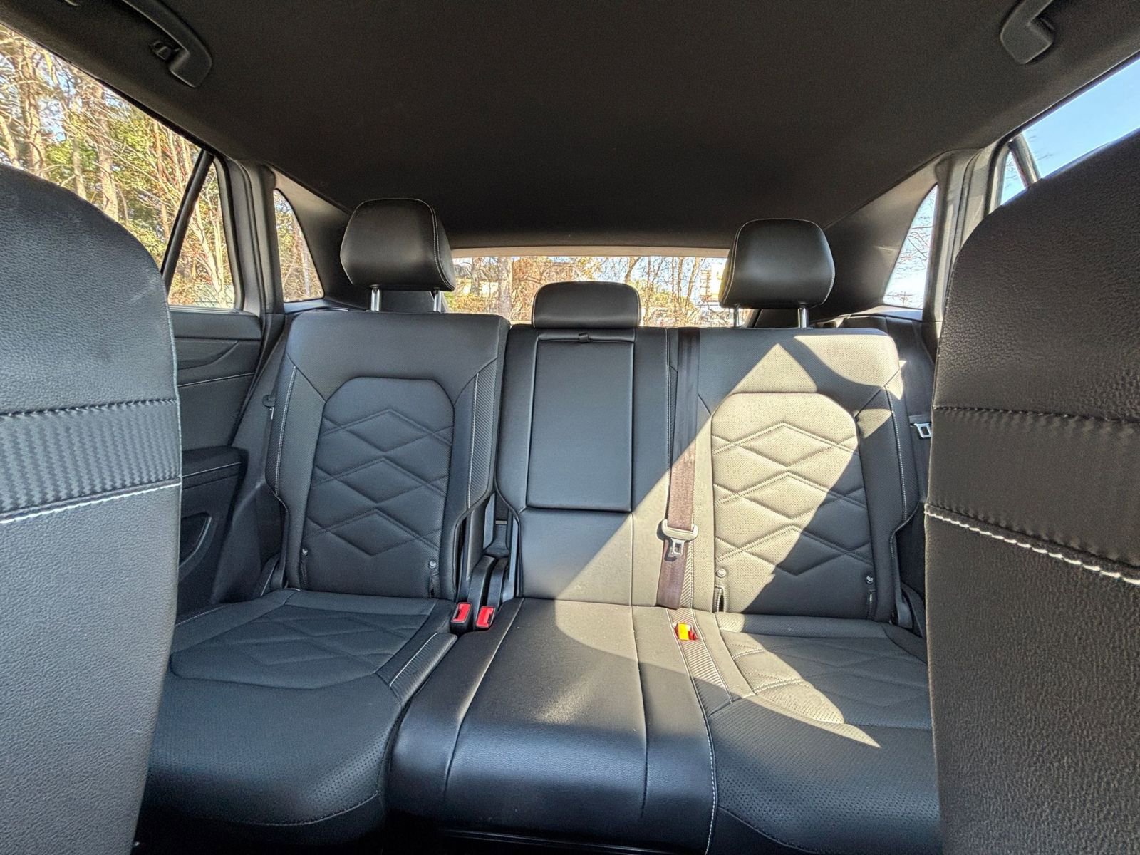 Used 2025 Volkswagen Atlas Cross Sport SE image 40