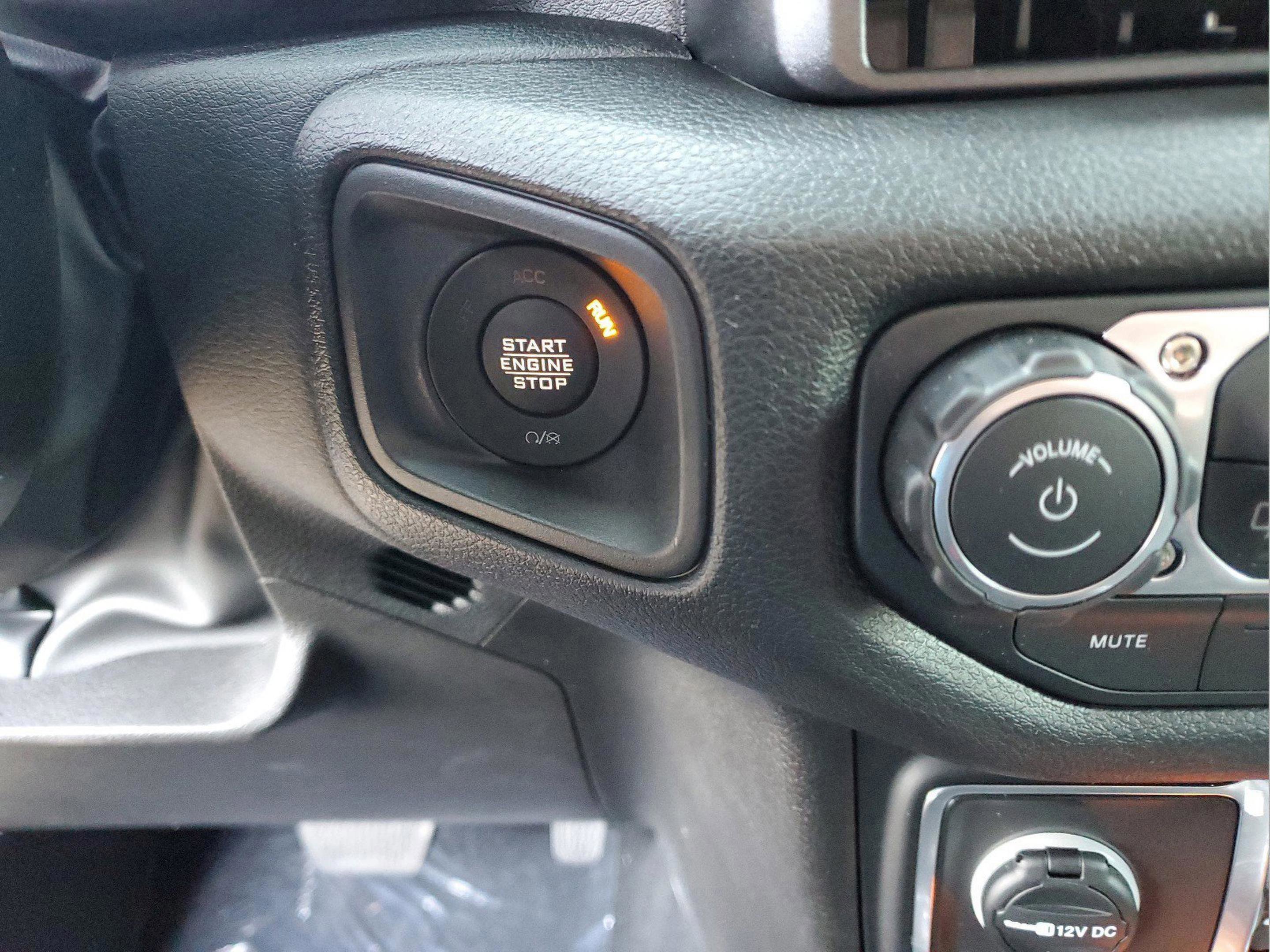 New 2026 Jeep Gladiator Sport AWD/4WD image 16