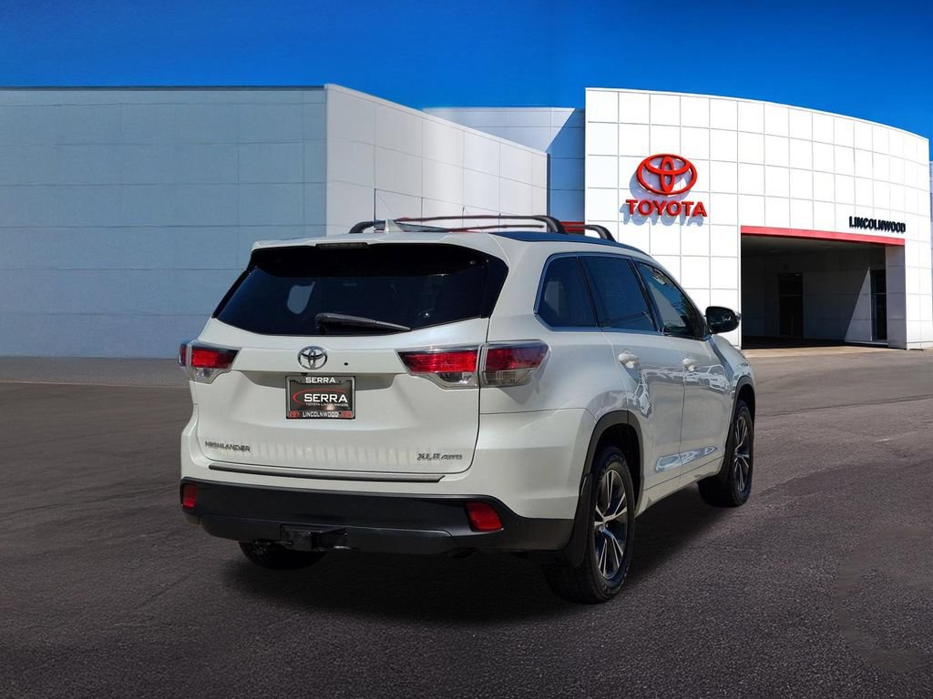 Used 2016 Toyota Highlander XLE AWD/4WD image 10