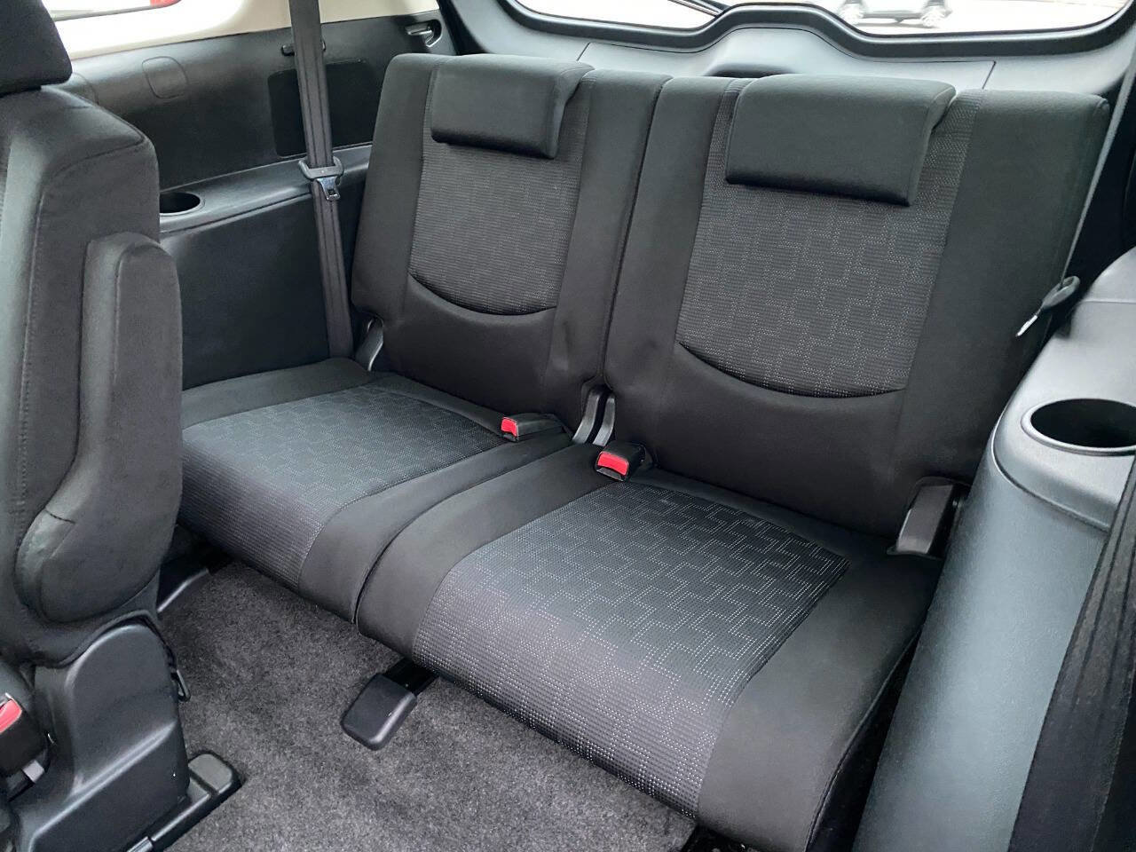 Used 2010 MAZDA MAZDA5 Sport image 20