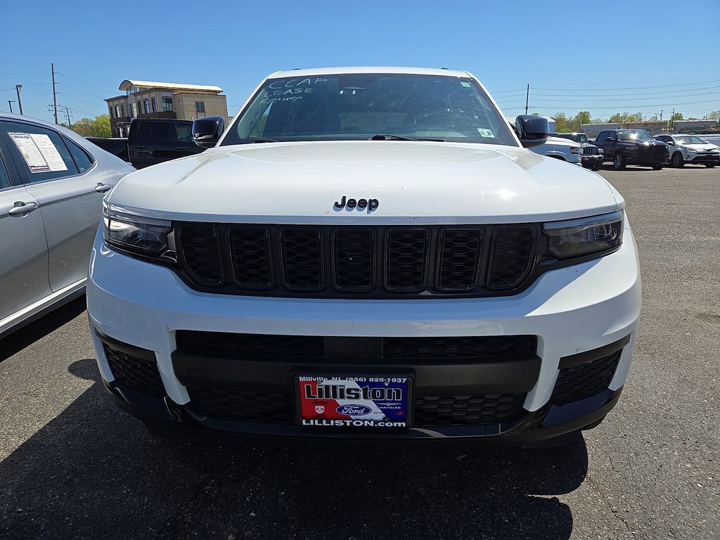 Used 2023 Jeep Grand Cherokee L Laredo AWD/4WD image 2
