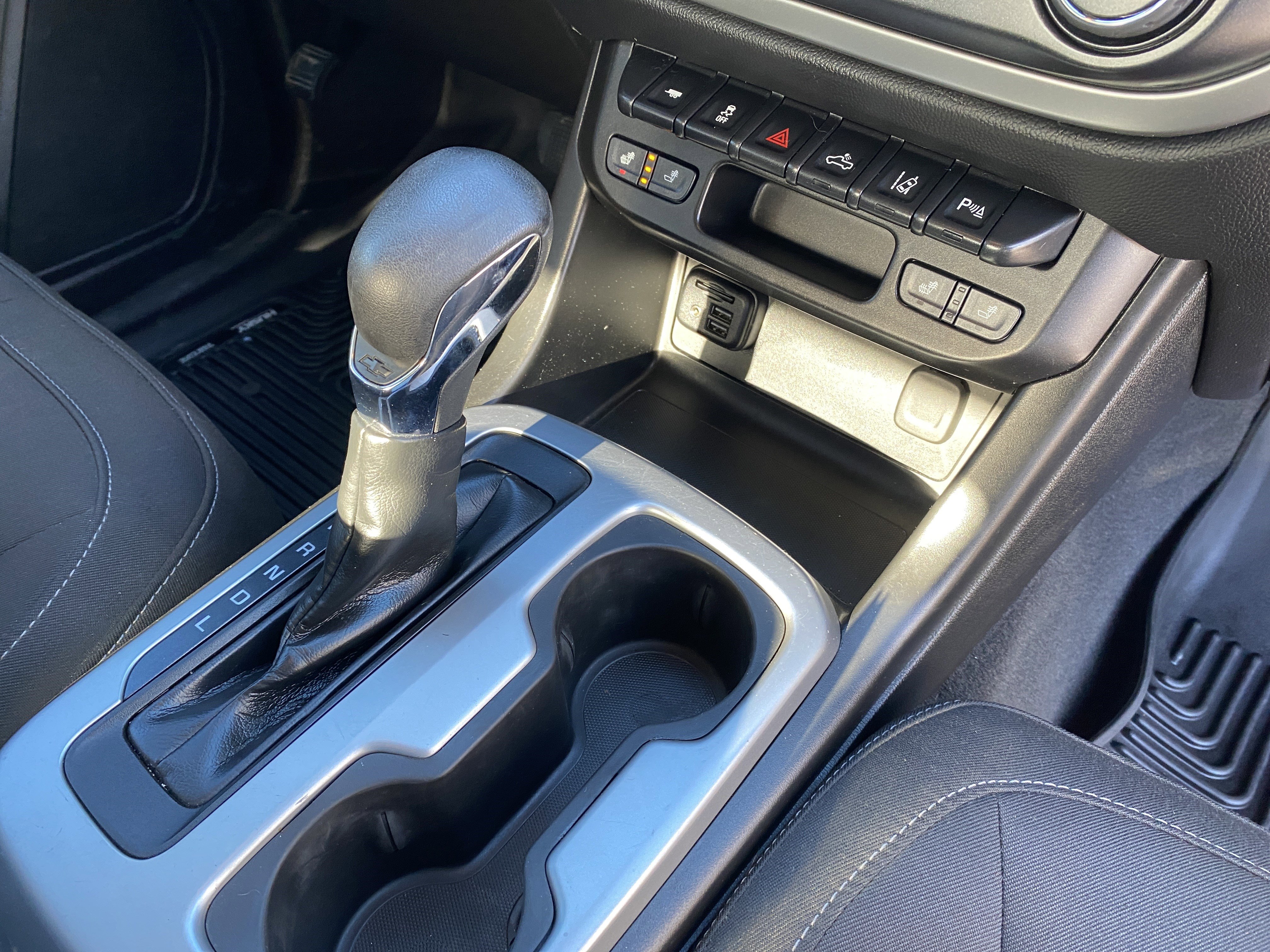 Used 2022 Chevrolet Colorado LT w/ Safety Package image 16