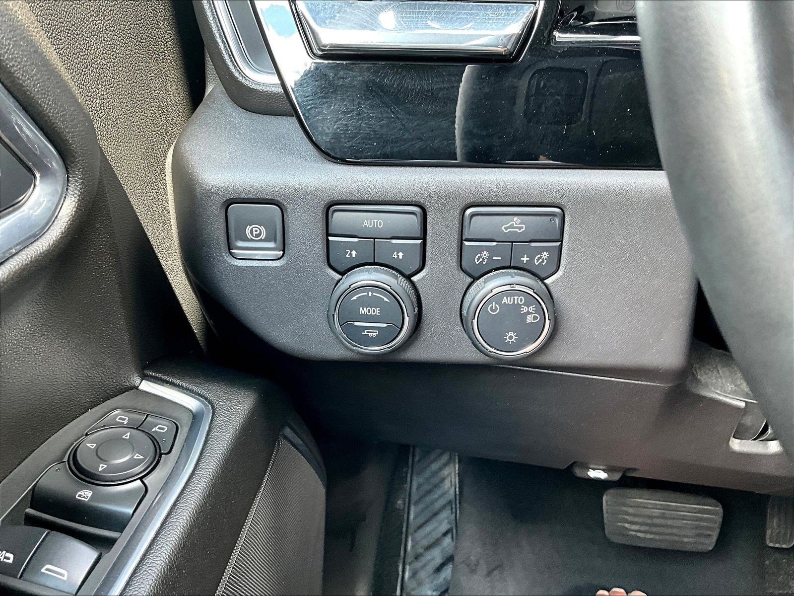 Used 2024 Chevrolet Silverado 1500 LT AWD/4WD image 37