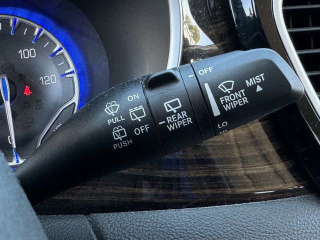 Used 2024 Chrysler Pacifica Limited image 21