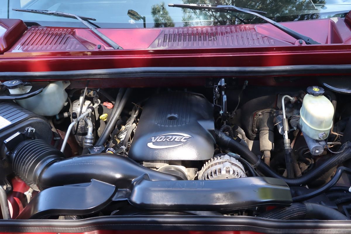 Used 2005 HUMMER H2 SUT w/ Preferred Equipment Group AWD/4WD image 39