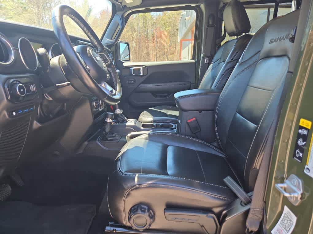 Used 2023 Jeep Wrangler Unlimited Sahara w/ Cold Weather Group AWD/4WD image 19