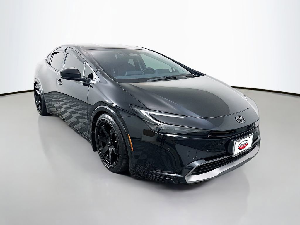 Used 2024 Toyota Prius XLE image 3