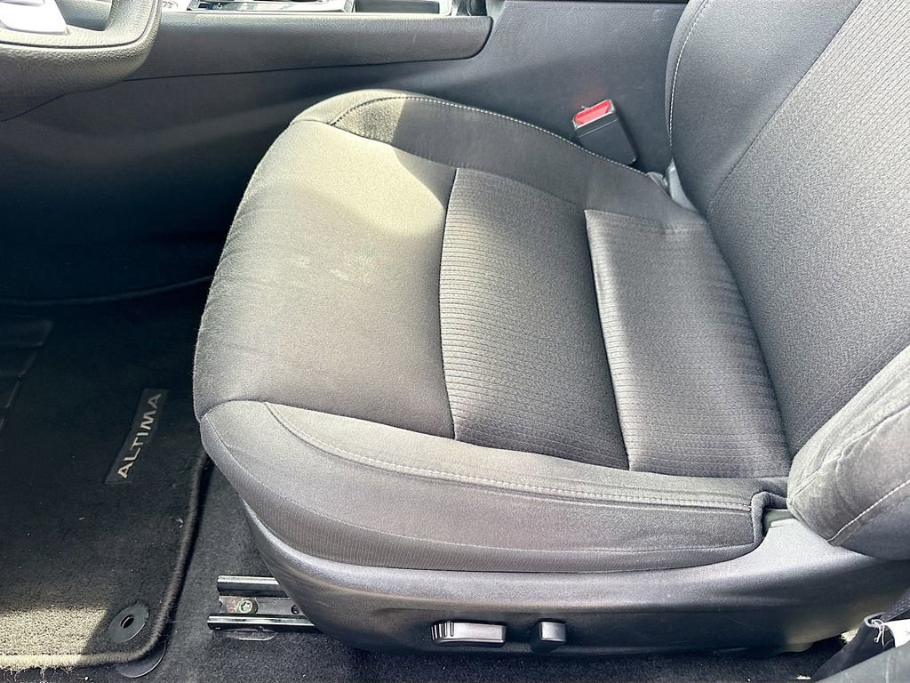 Used 2024 Nissan Altima 2.5 SV image 18