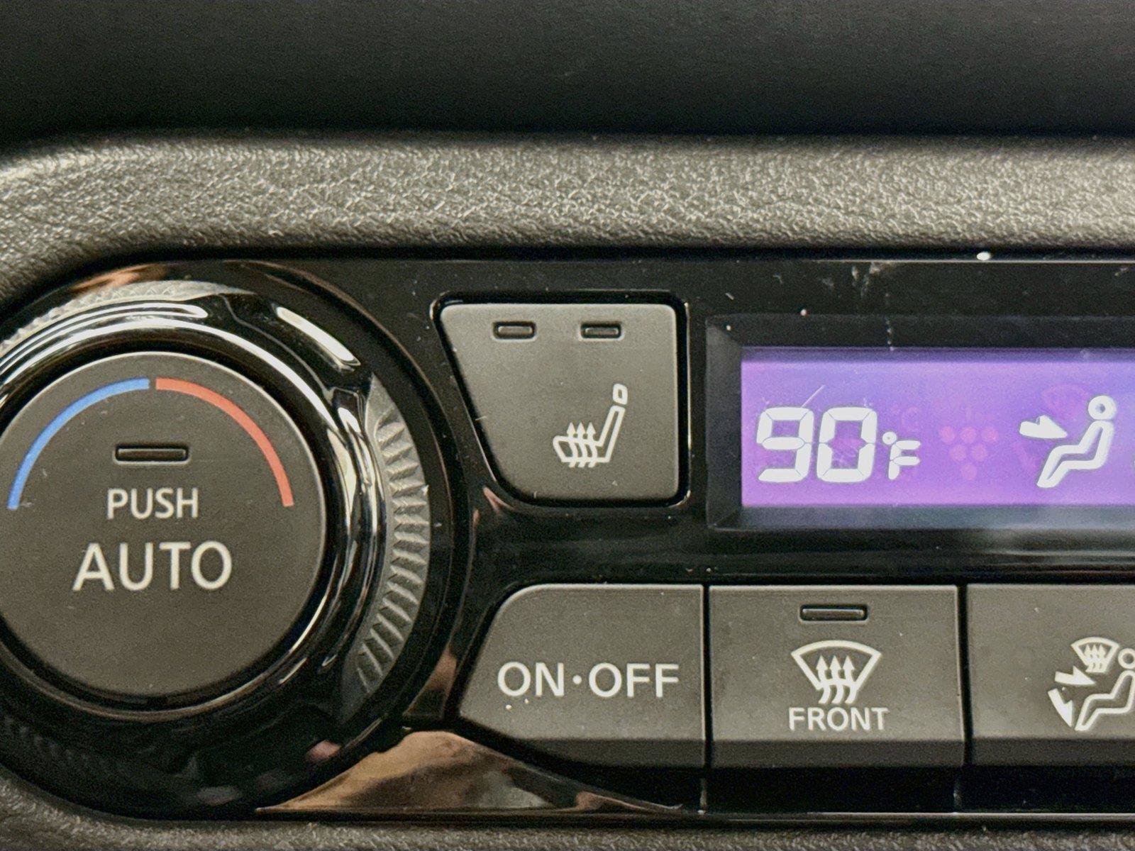 Used 2023 Nissan Kicks SR w/ SR Premium Package FWD image 7