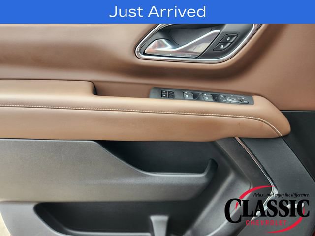 Used 2023 Chevrolet Tahoe High Country AWD/4WD image 32