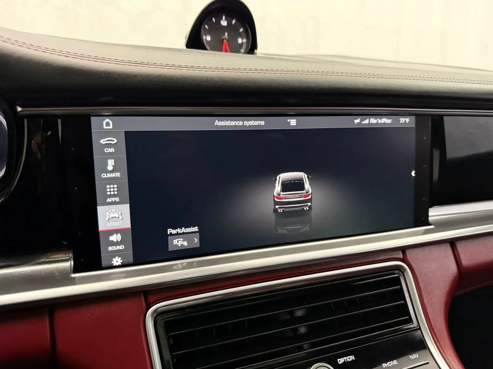 Used 2018 Porsche Panamera RWD image 27
