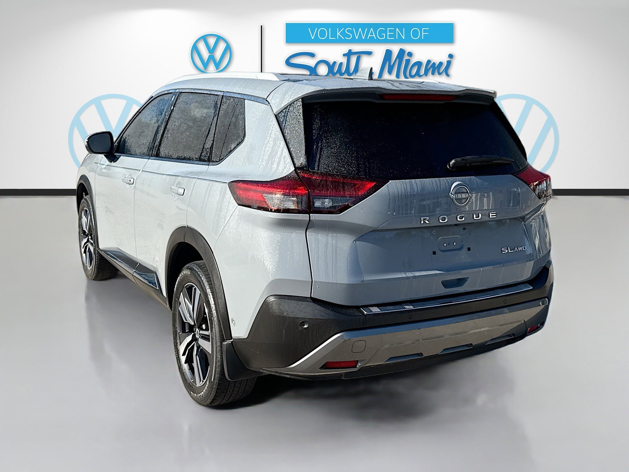 Used 2023 Nissan Rogue SL w/ SL Premium Package image 5