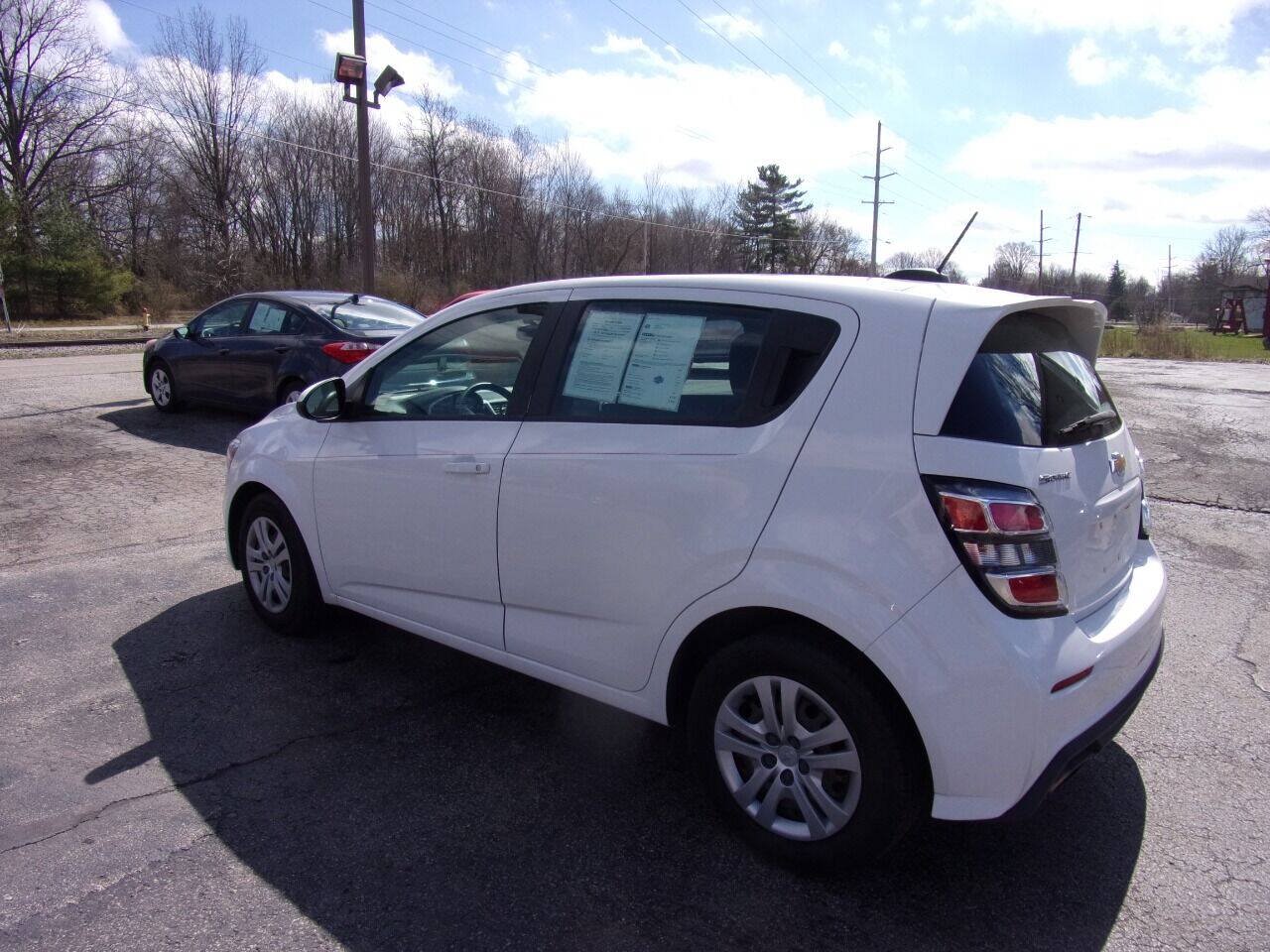 Used 2017 Chevrolet Sonic LT FWD image 10