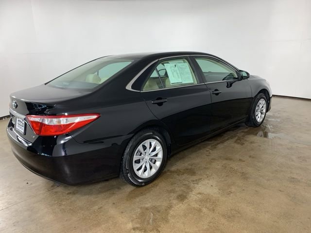 Used 2015 Toyota Camry LE image 8