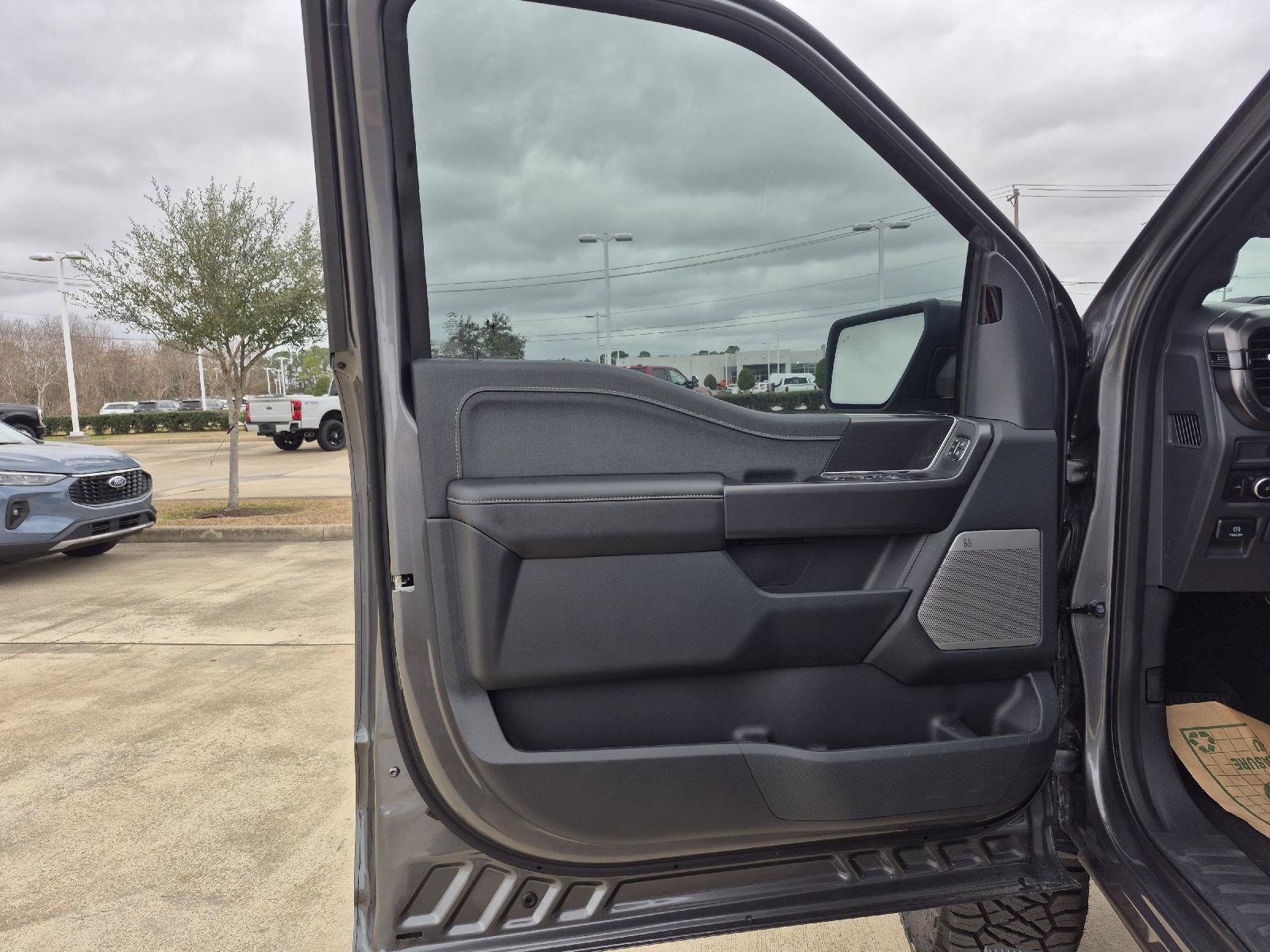 New 2025 Ford F150 Lariat w/ Equipment Group 501A Mid image 10