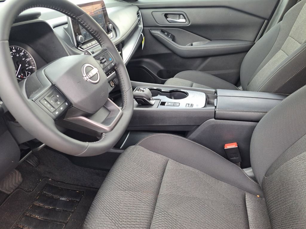 Used 2026 Nissan Rogue SV image 18