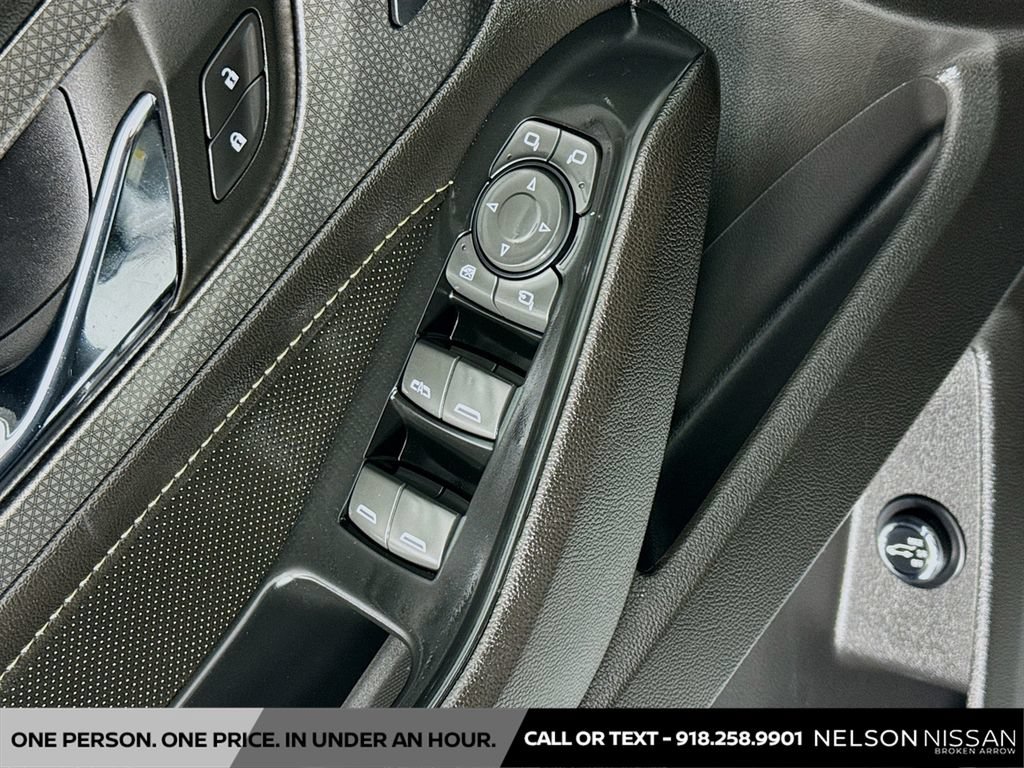 Used 2024 Chevrolet Traverse Premier w/ Redline Edition AWD/4WD image 18