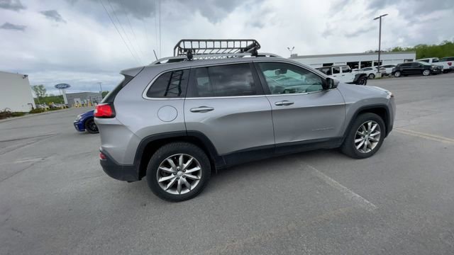Used 2018 Jeep Cherokee Limited AWD/4WD image 10