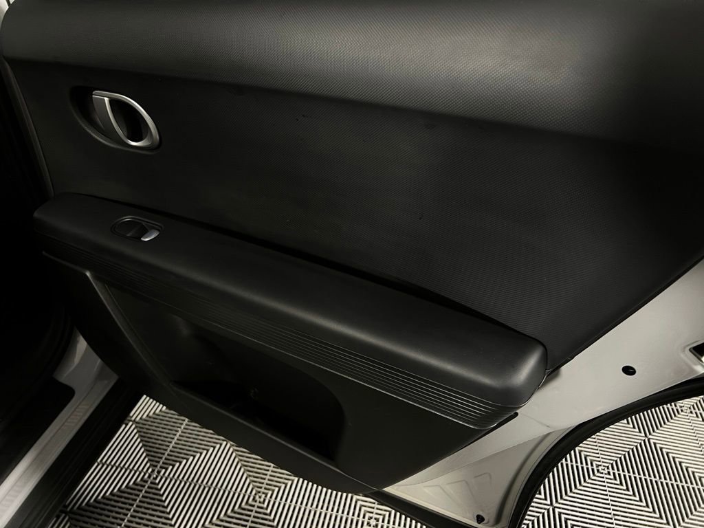 Used 2024 Hyundai Ioniq 5 SE image 28