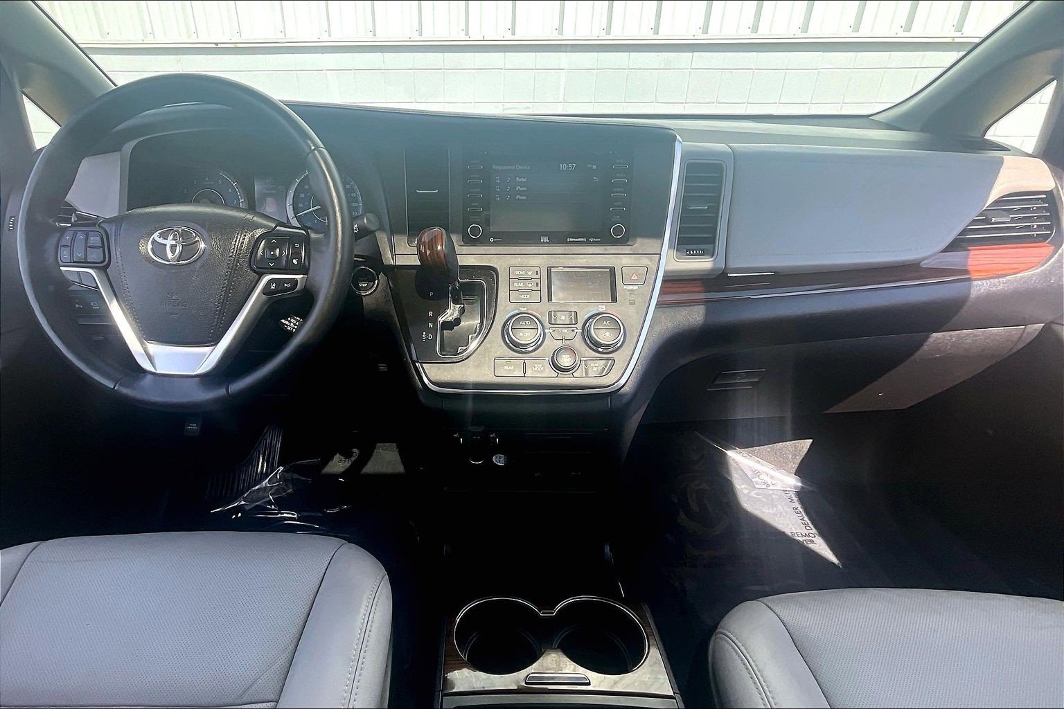 Used 2019 Toyota Sienna Limited Premium FWD image 19