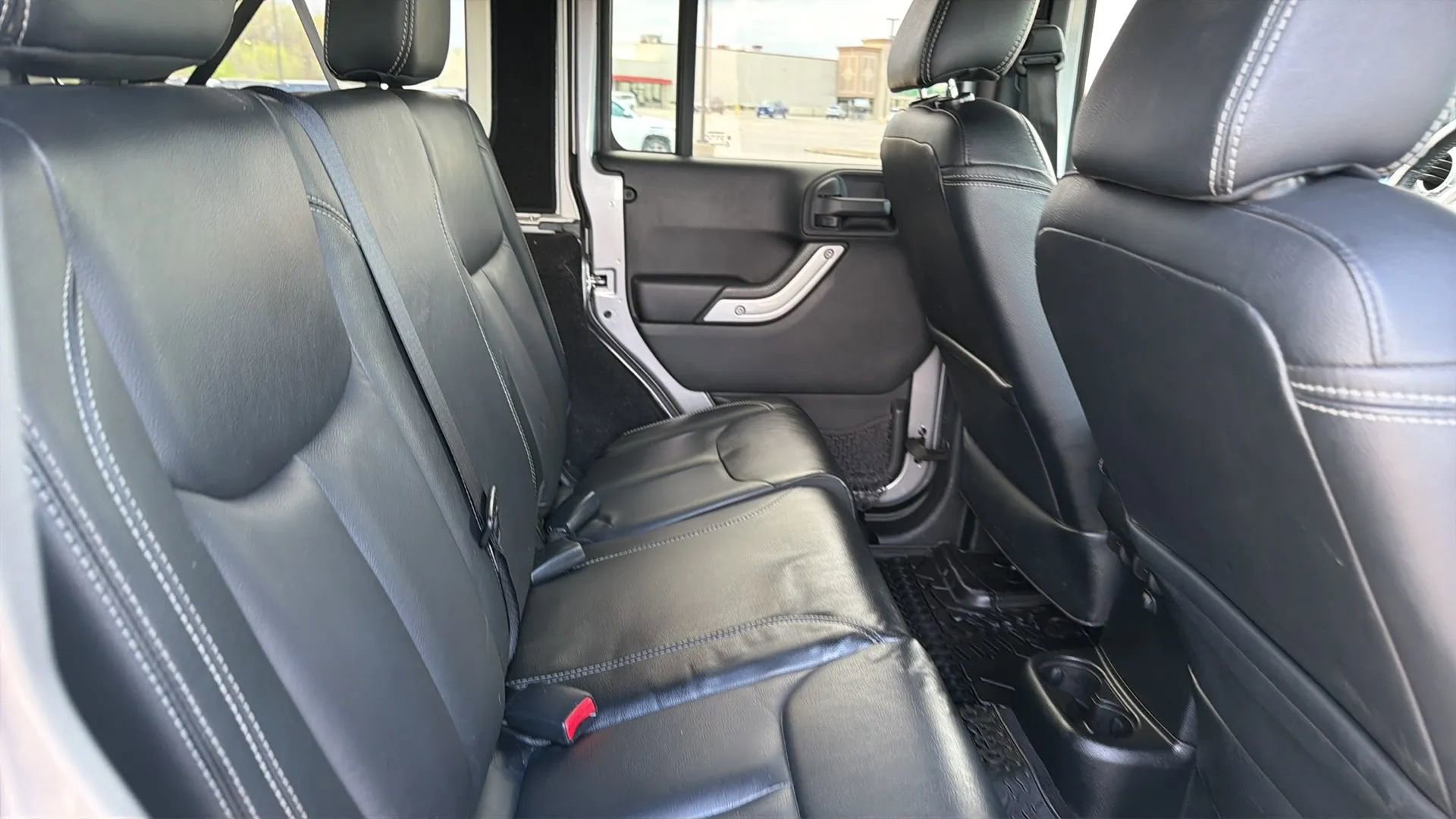 Used 2016 Jeep Wrangler Unlimited Rubicon image 81