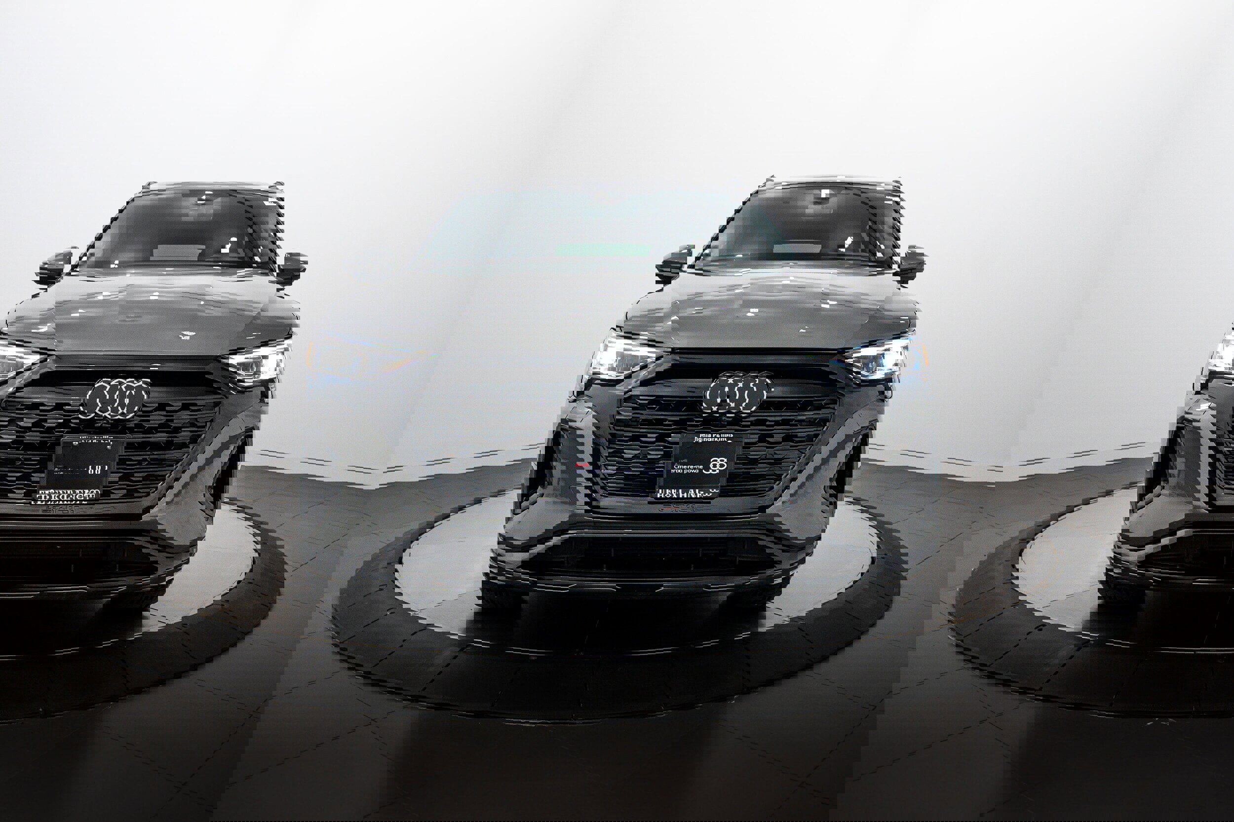 Certified 2024 Audi Q8 e-tron Premium Plus image 27