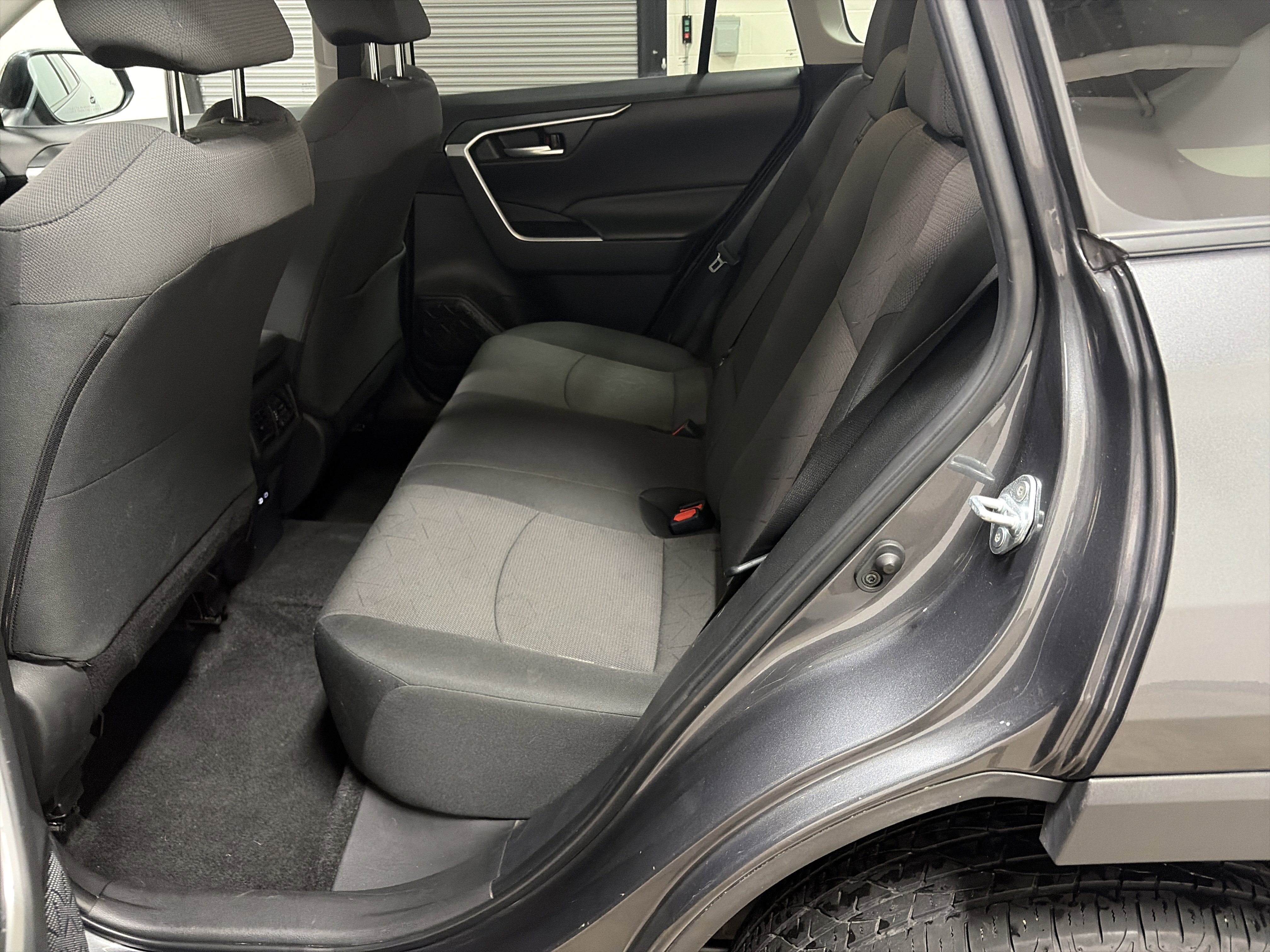 Used 2024 Toyota RAV4 XLE FWD image 23